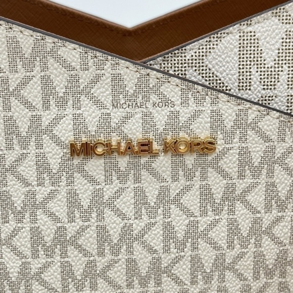 Michael Kors Large X Chain Shoulder Tote Bag & Trifold Wallet Vanilla - Picture 12 of 13